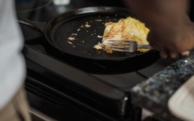 How to Clean a Cast Iron Skillet Properly and Keep It Nonstick in 2026